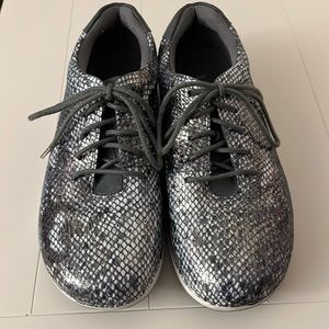 Alegria Essence Athletic Shoe